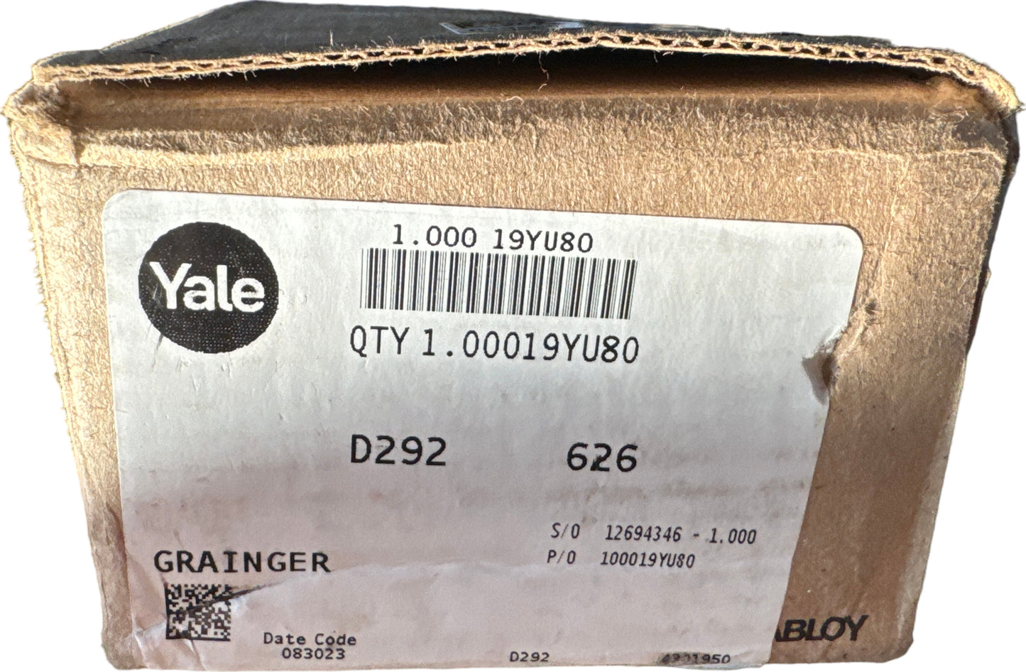 Yale D292 x 626 200 Series Deadbolt, Occupancy Indicator x Thumbturn, 2 3/4" Backset, 626 Satin Chrome Finish (085418)