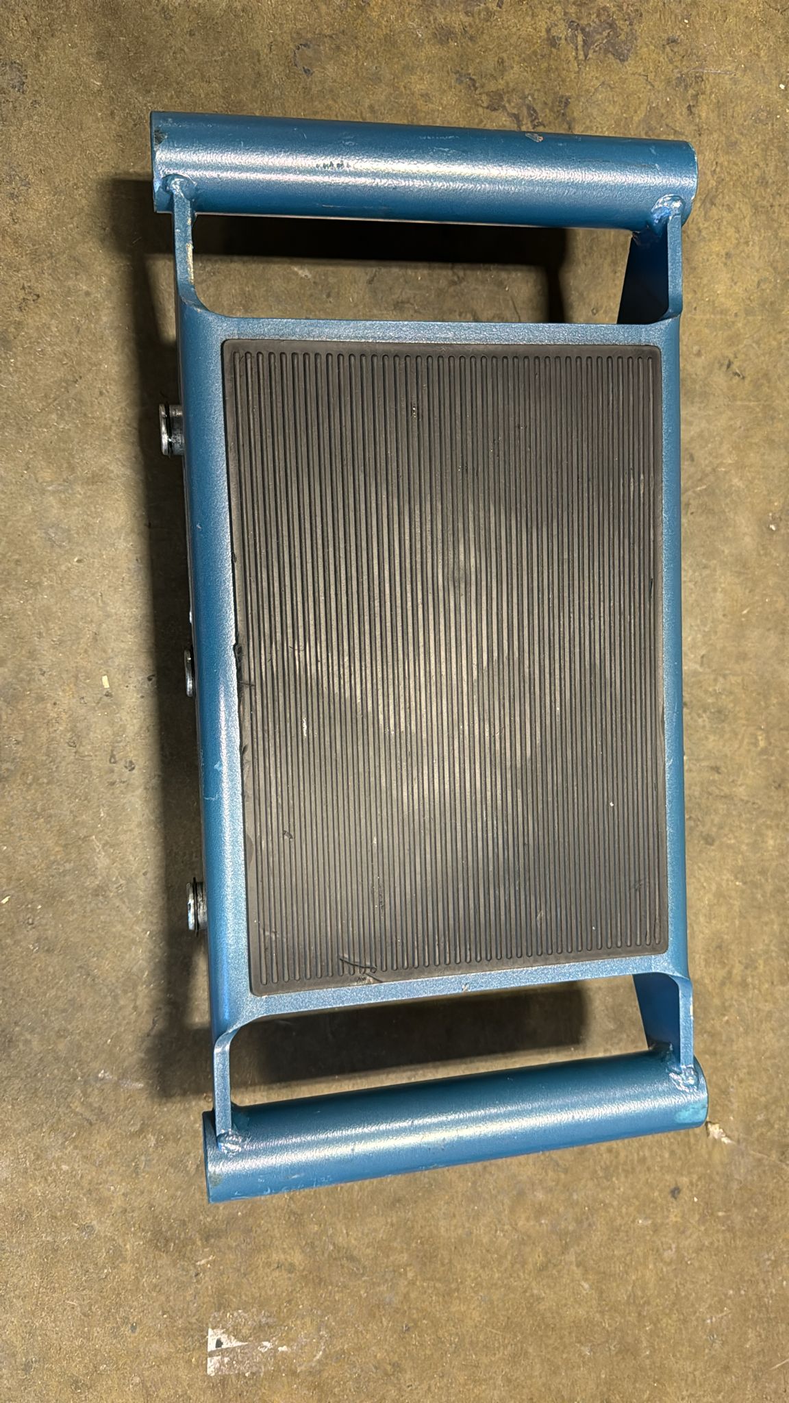 Vestil FMS-6 Fixed Machinery Skate with 6 Nylon Roller, Steel, 10-1/2" Rubber Surface Length, 8-1/2" Width, 4" Height, 6 Ton Capacity