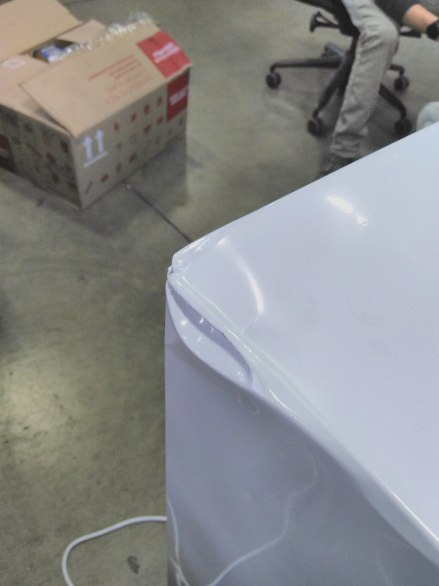 Slightly Damaged NEW Commercial Cool 4.5 cu. ft. TM Retro Mini Fridge in White