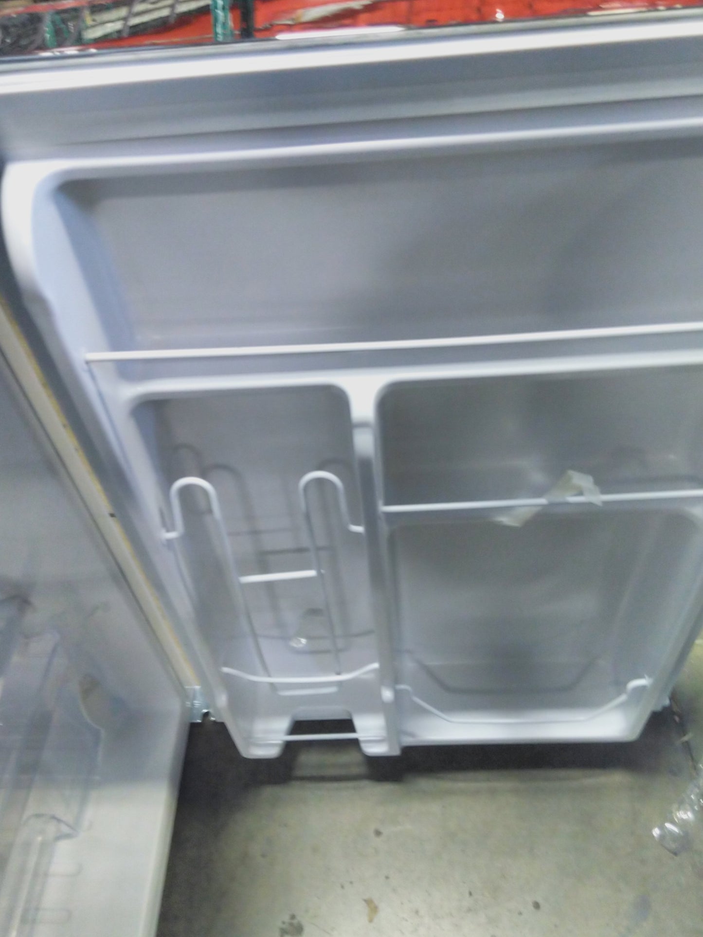 Slightly Damaged NEW Commercial Cool 4.5 cu. ft. TM Retro Mini Fridge in White