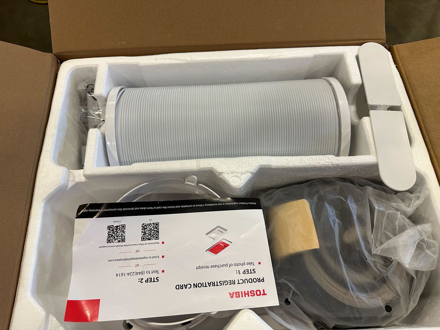 Toshiba 6,000 BTU (10,000 BTU ASHRAE) 115-Volt Smart Wi-Fi Portable up to 250 sq.ft. PX0611CWRU
