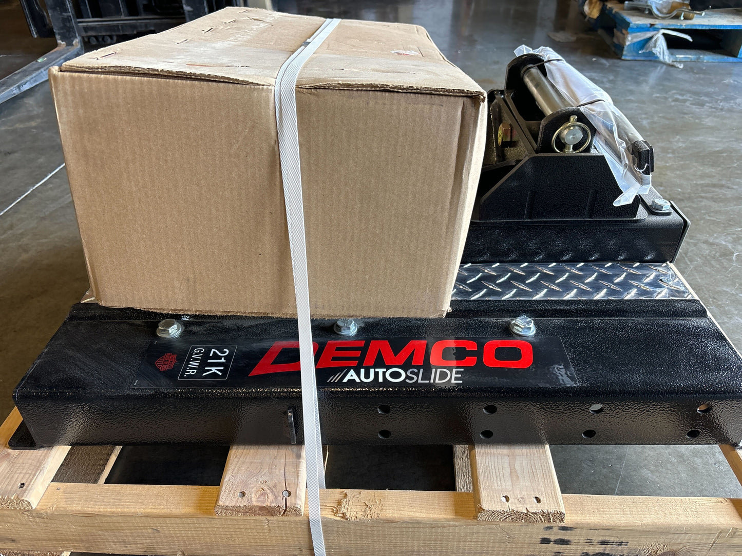 Demco Fifth 5TH Wheel Hitch Receiver 21K AUTOSLIDE Hitch 6107 and Head Assembly 6081 No Rails