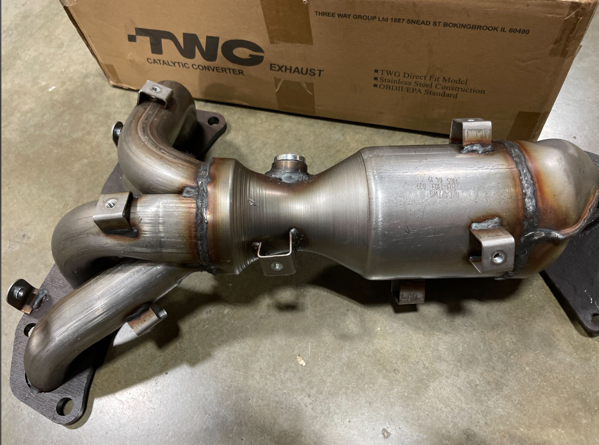 TWG Exhaust Manifold with Integrated Catalytic Converter Generic N/CA/203-1303 009 9165 04 19