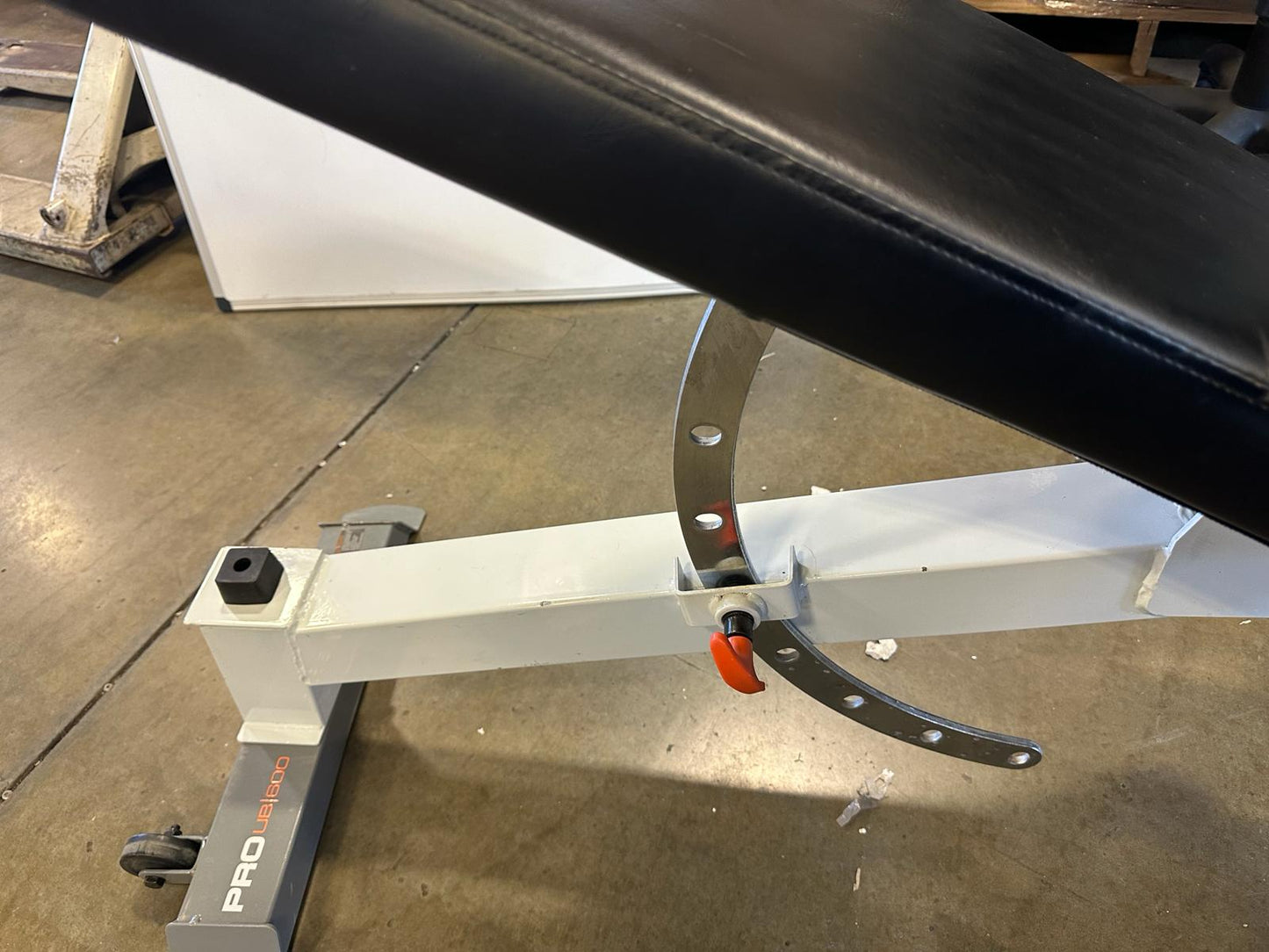 Slightly Used Fitness Gear Pro Utility Weight Bench UB|600