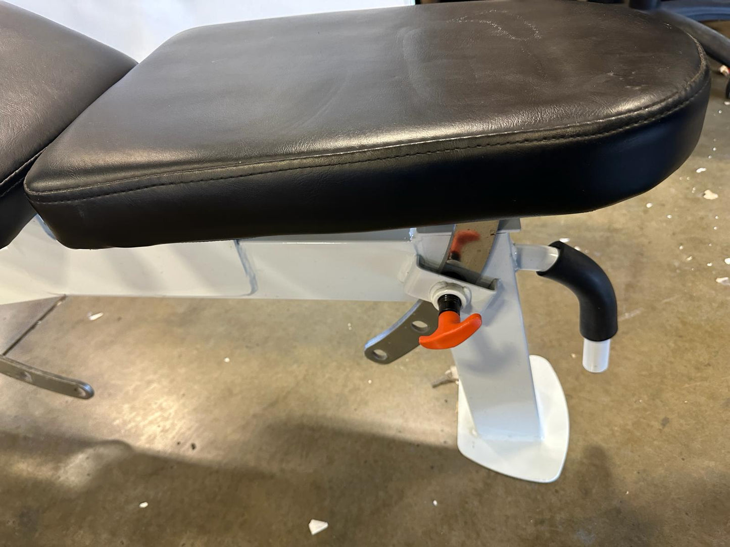 Slightly Used Fitness Gear Pro Utility Weight Bench UB|600