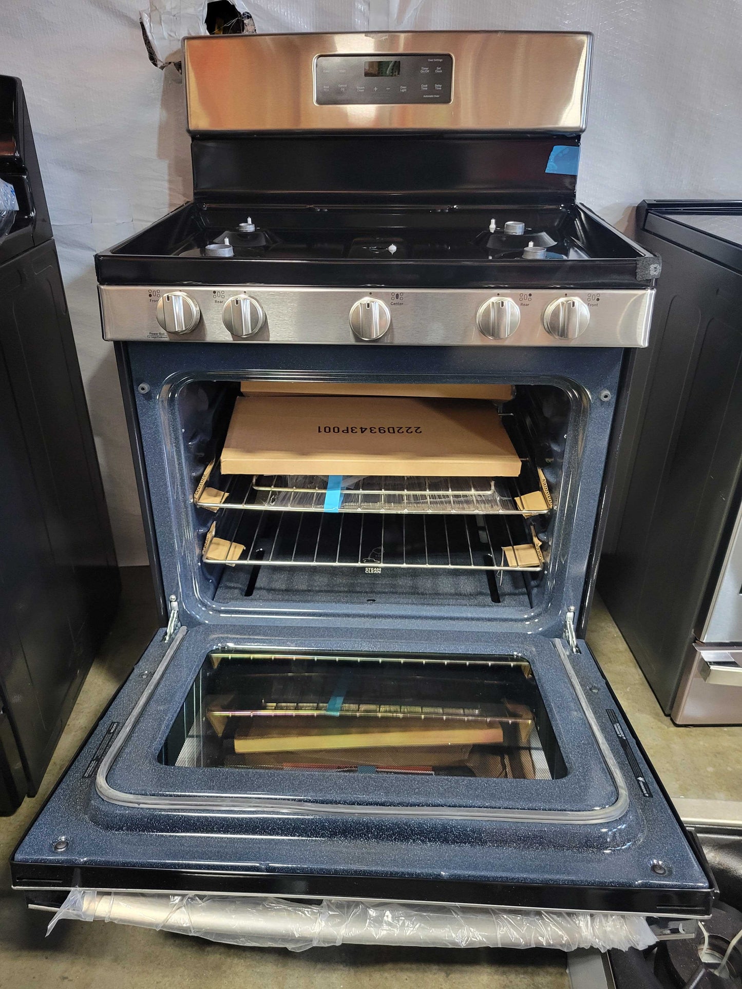 GE 30 in. 5.0 cu. ft. Freestanding Gas Range in Stainless Steel with Griddle 18.7k