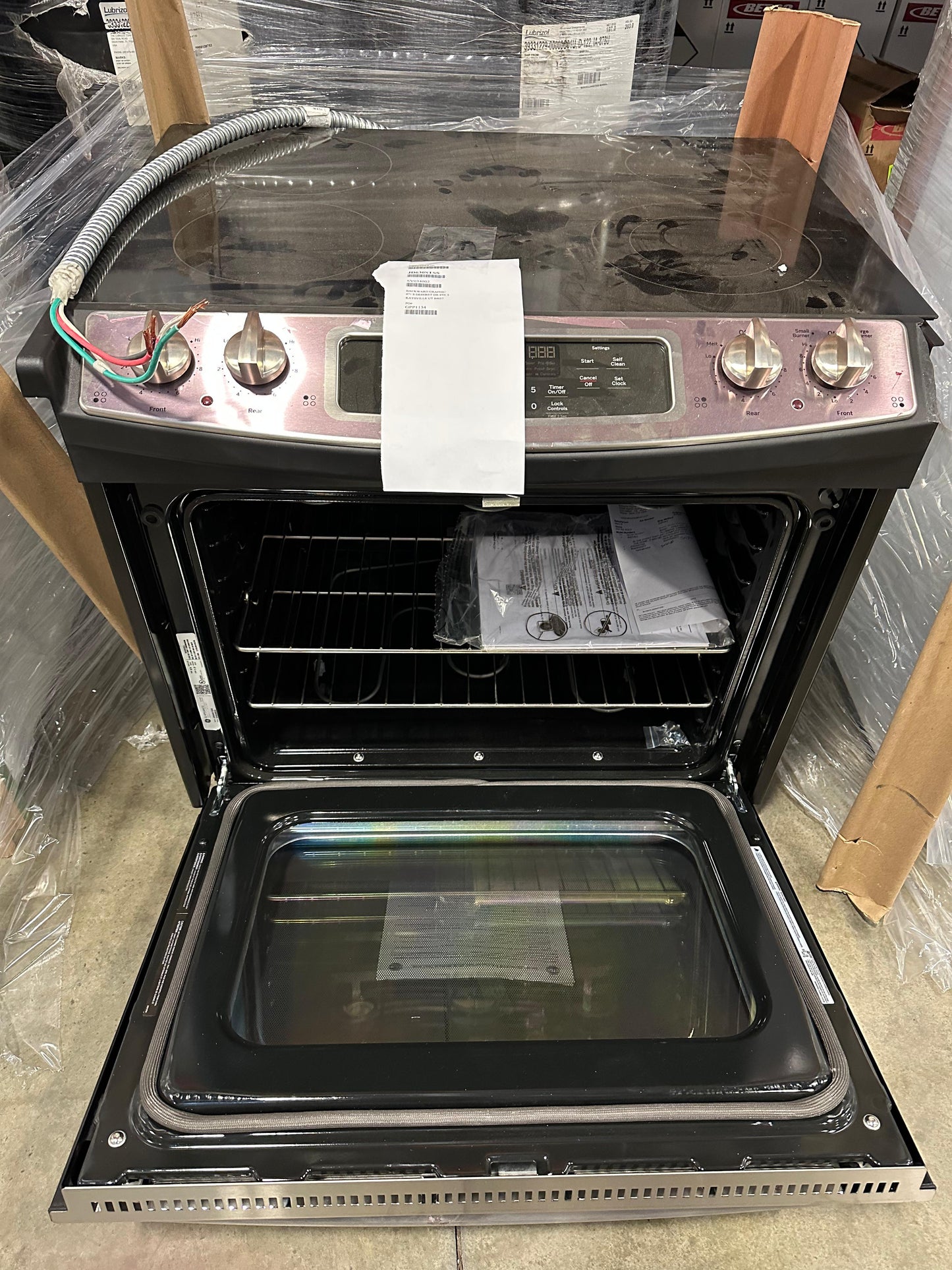 GE® 30" Drop-In Electric Range JD630STSS