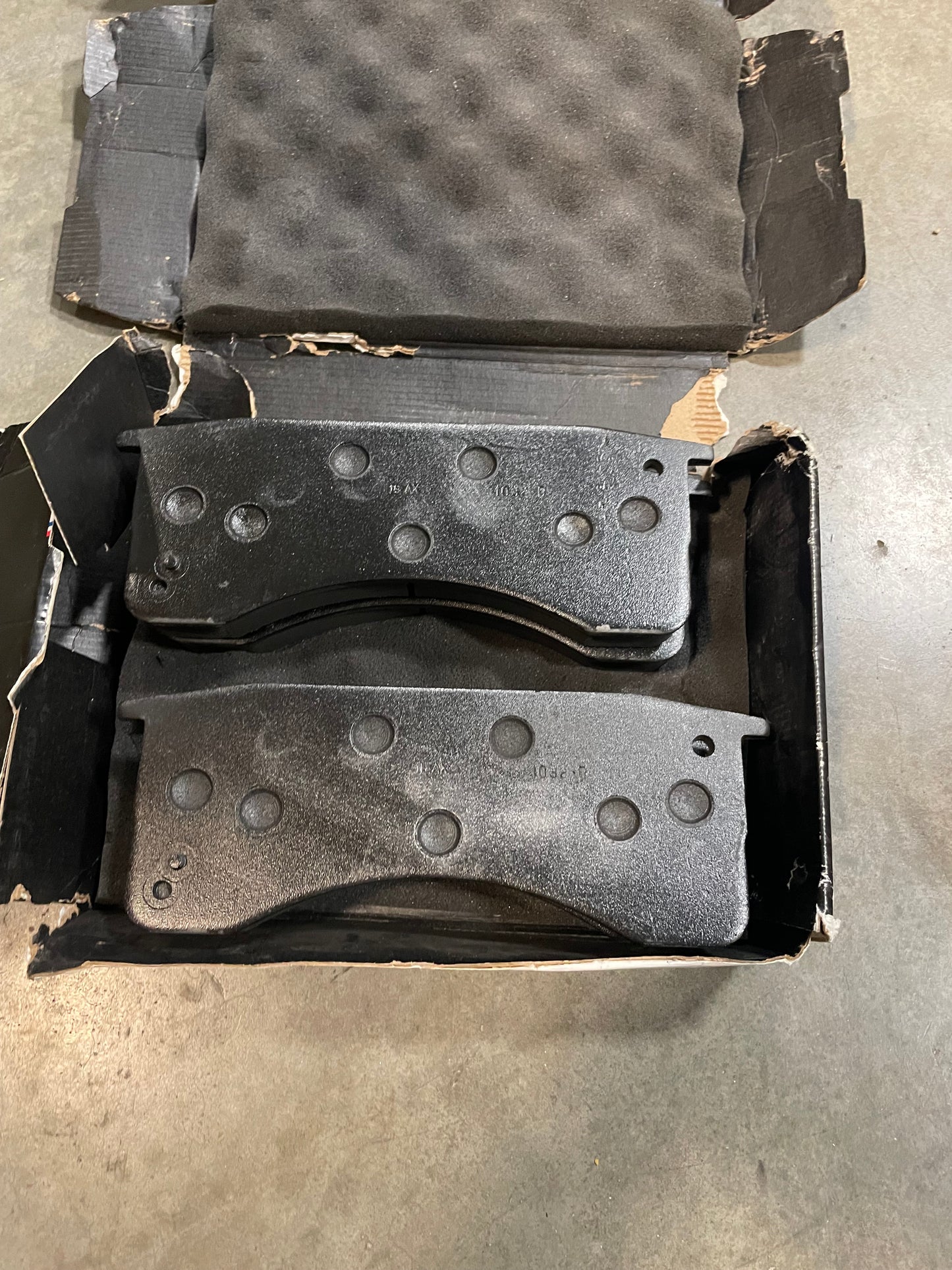 Performance Friction Carbon Metallic Brake Pads - 0769.10 (damaged box)