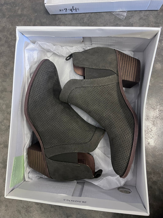 STYLE & COMPANY Women's Green Gore Myrrah Almond Toe Block Heel Ankle Boots 5 M
