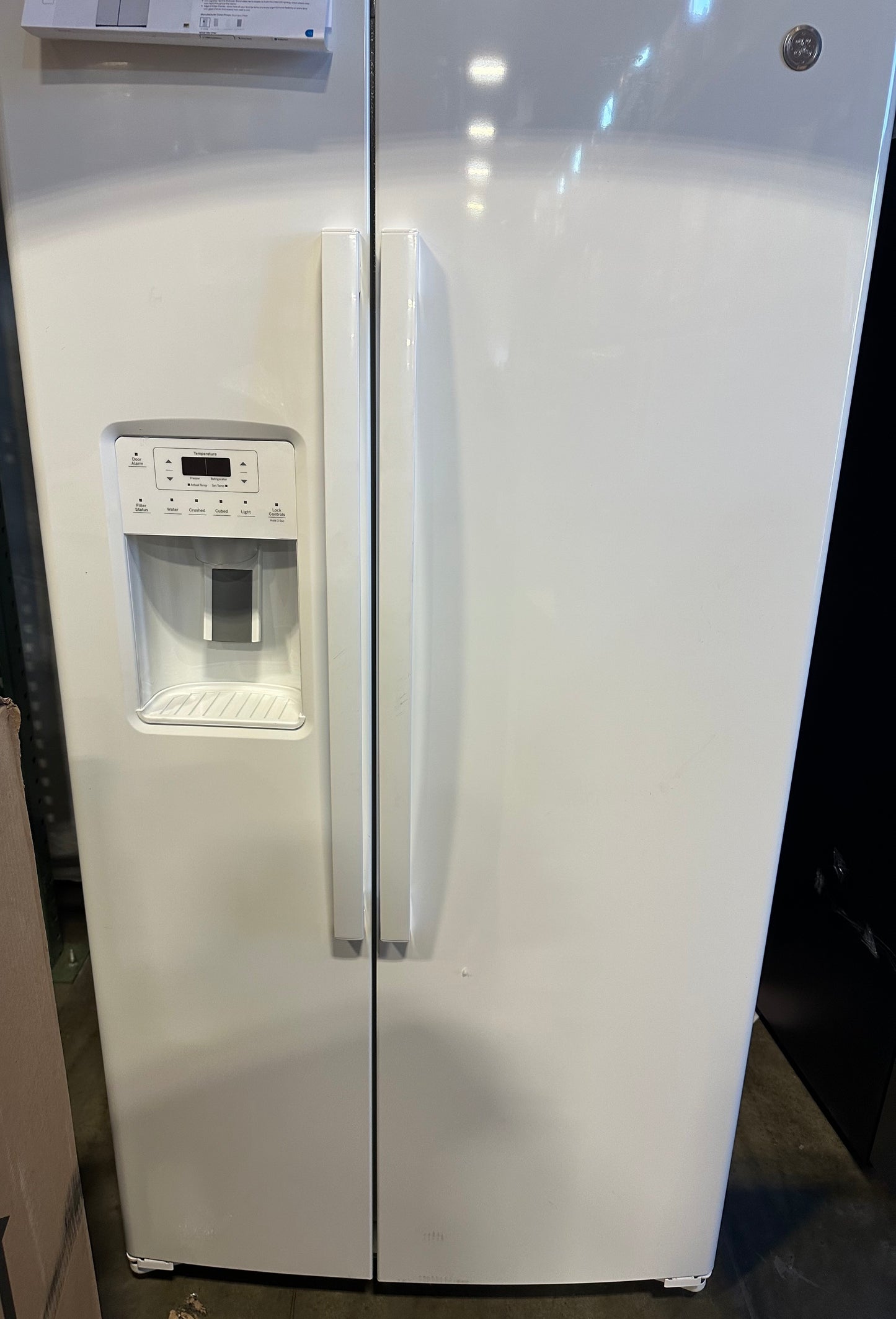 GE 25.3 cu. ft. Side-by-Side Refrigerator in White, Standard Depth ‎GSS25GGPWW