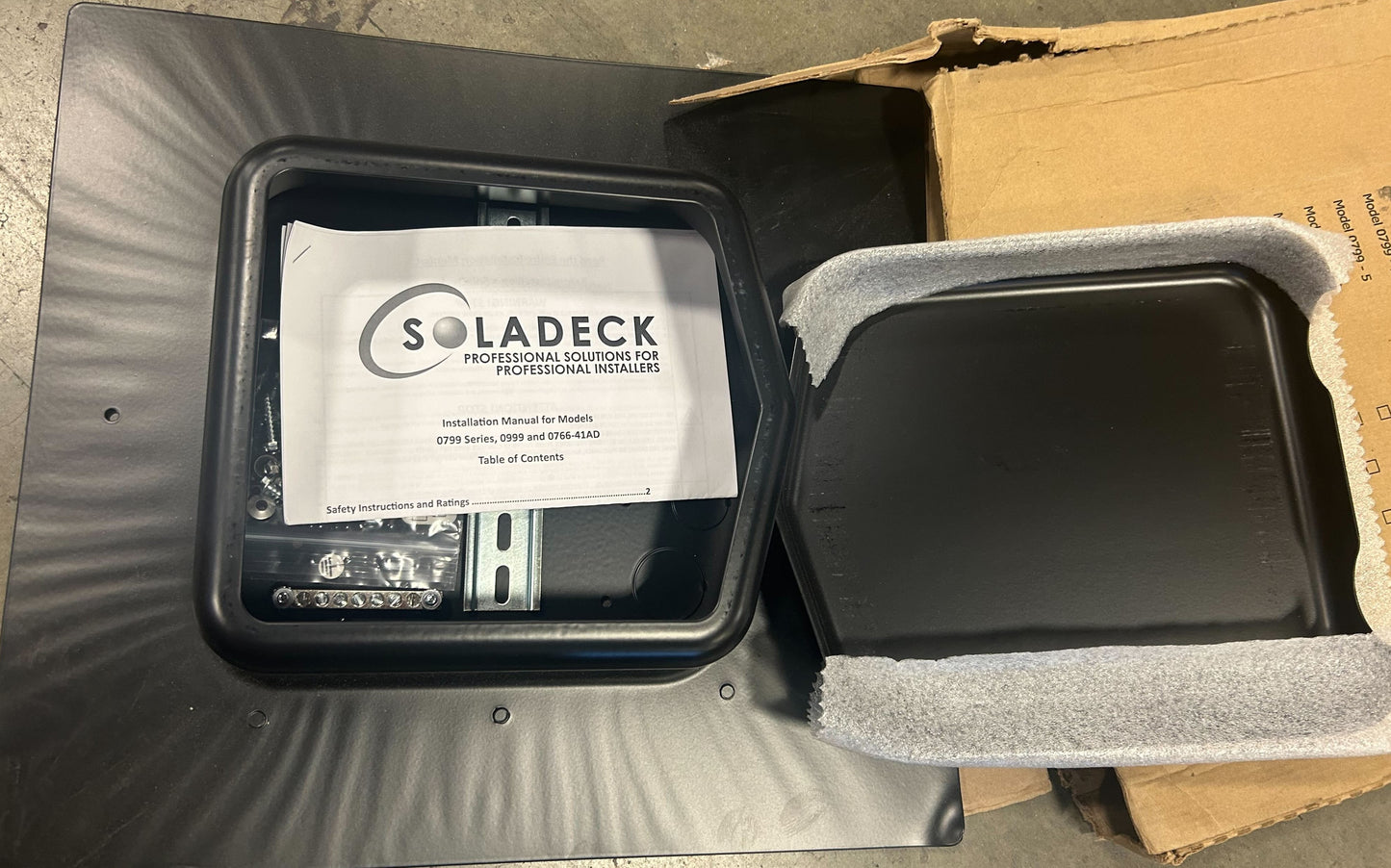 SolaDeck SD-0799-5B 600V Flashed Combiner/Passthrough Box Black