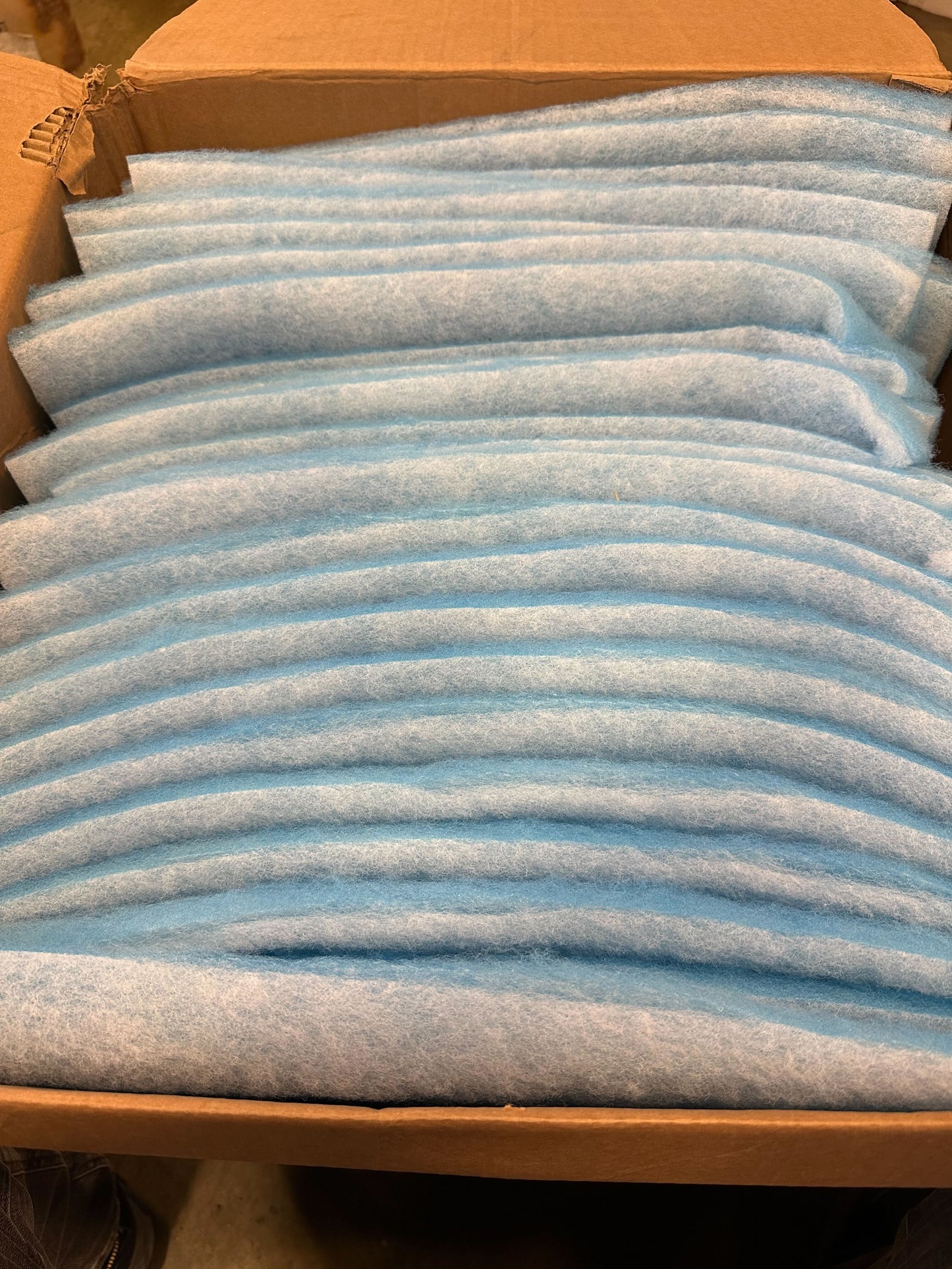 AIR HANDLER Air Filter Pad: (24) 20x25x1 Polyester, Surface Tackifier, Blue/White Part # 5W098