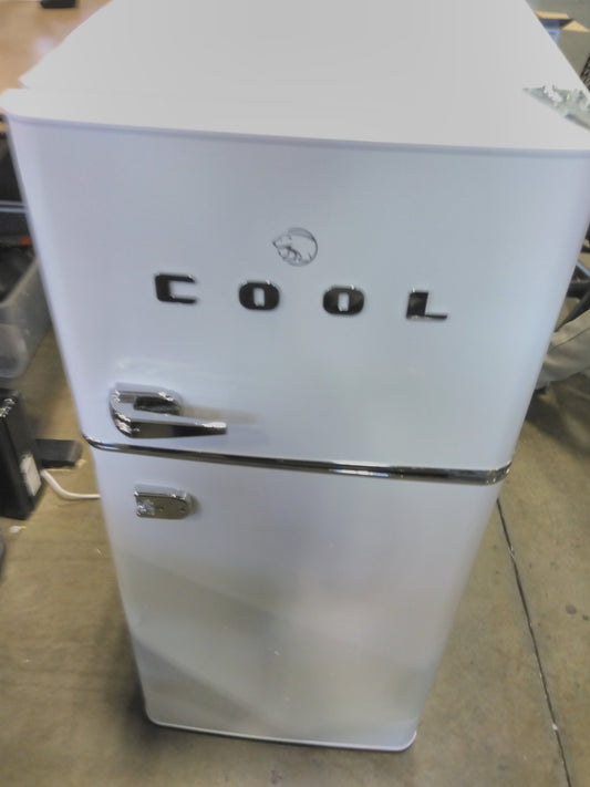 Slightly Damaged NEW Commercial Cool 4.5 cu. ft. TM Retro Mini Fridge in White