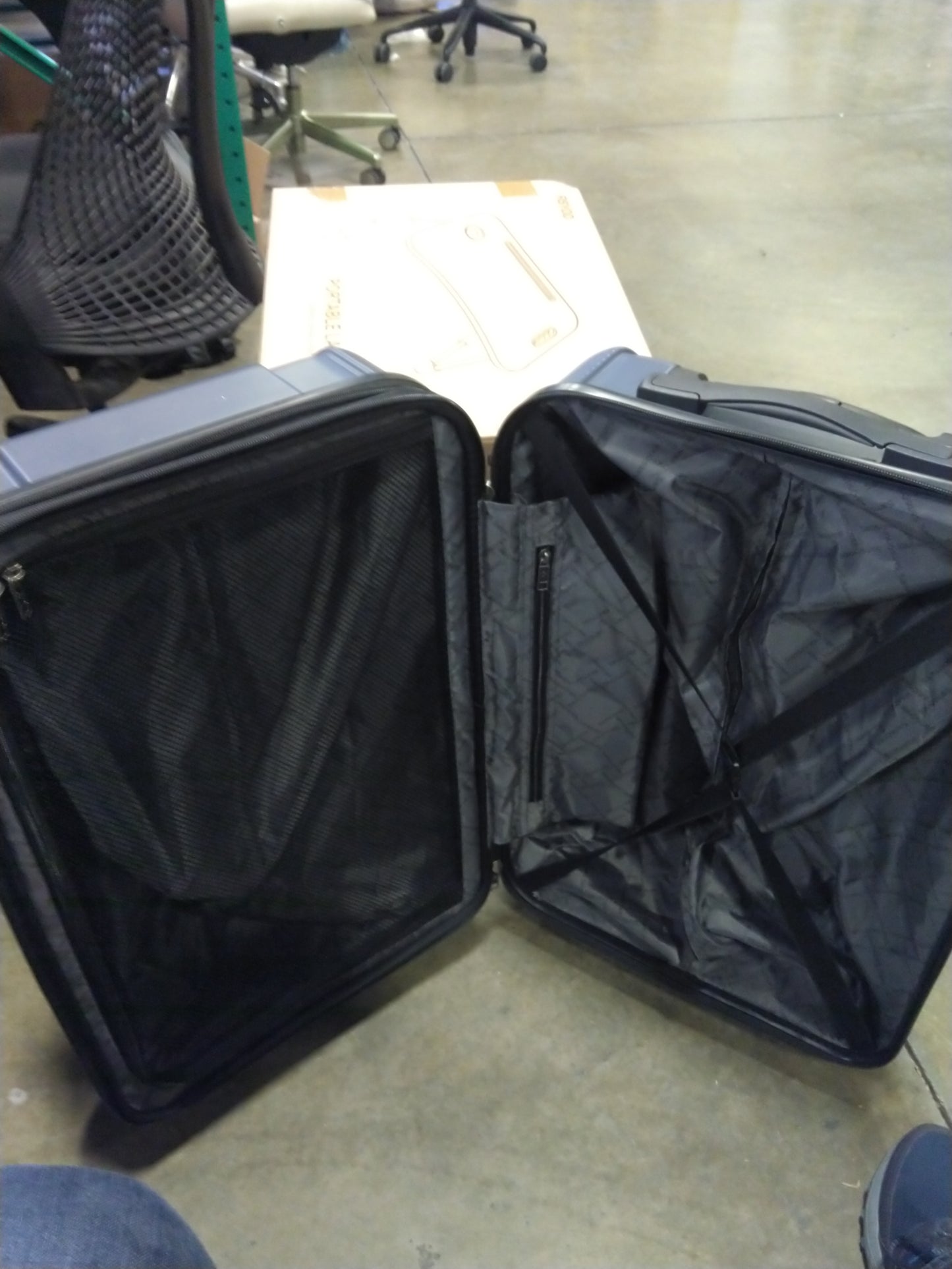 Slightly Damaged Samsonite Centric Hardside Expandable Luggage with Spinner Wheels, Blue Slate, Checked-Medium 24-Inch