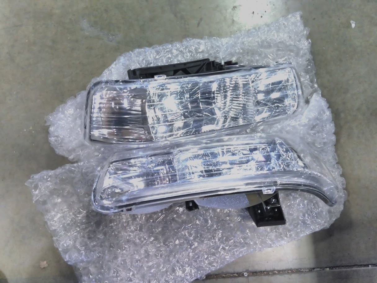 Front Park Turn Signal Light Lamp for 99-02 Silverado / 00-06 Suburban Tahoe Set Pair LH+RH PN#04458334151