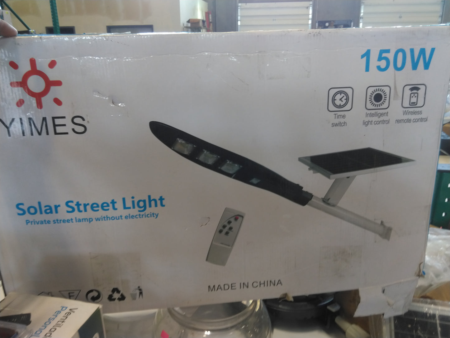 Open Box Yimes Solar Street Lamp