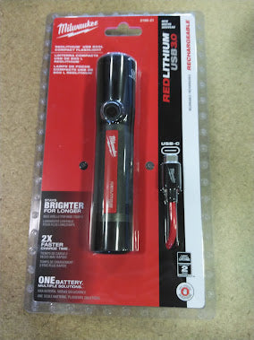 Milwaukee USB Rechargeable 800 Lumens Compact Flashlight Kit