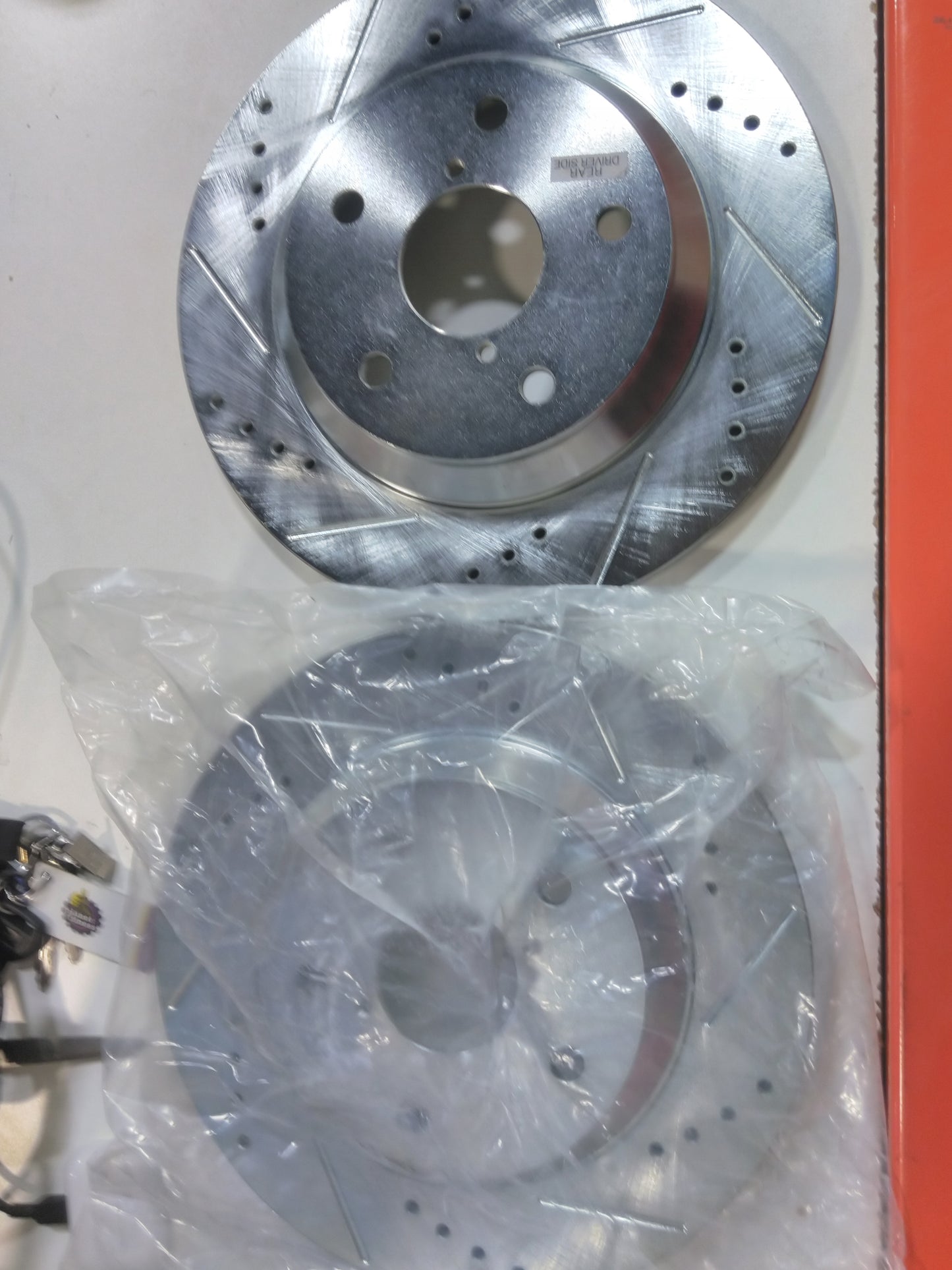 DISC BRAKE ROTOR SET REAR DRILLED SOTTED AND ZINC PLATED BRAKE ROTOR PAIR