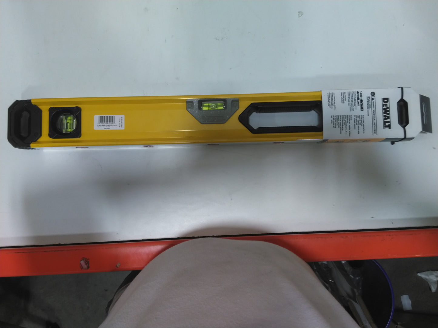 Genuine OEM DeWalt 24" Box Beam Level Magnetic .029 Triple Vial Handle DWHT43025