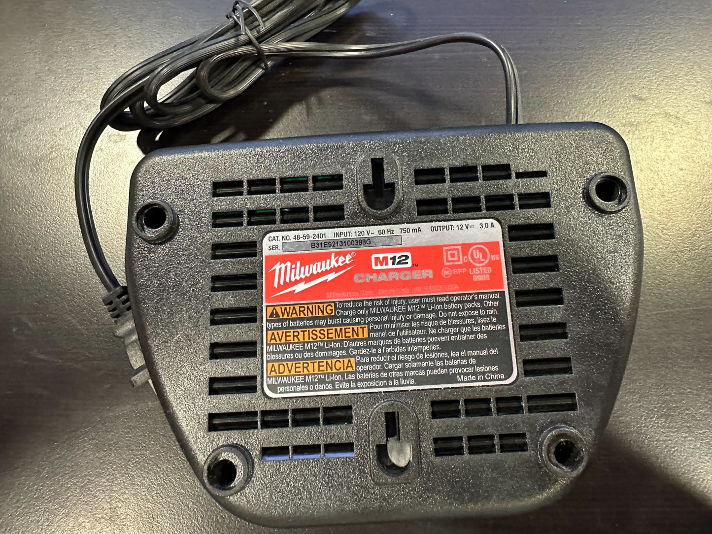 Milwaukee M12 12-Volt Lithium-Ion Battery Charger 48-59-2401