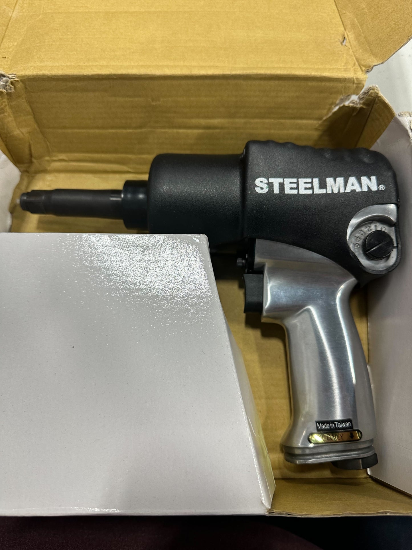 STEELMAN 102-4 1/2-Inch Heavy-Duty Impact Wrench with 2-Inch Anvil Twin Hammer Open Box