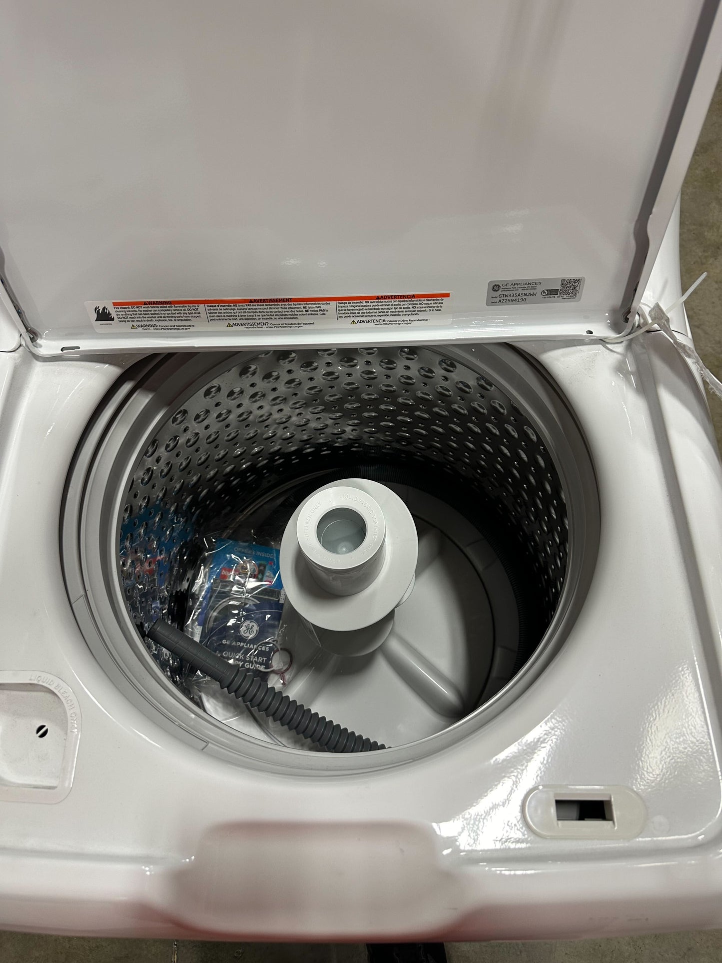 GE 4.2-cu ft Agitator Top-Load Washer (White) GTW335ASNWW