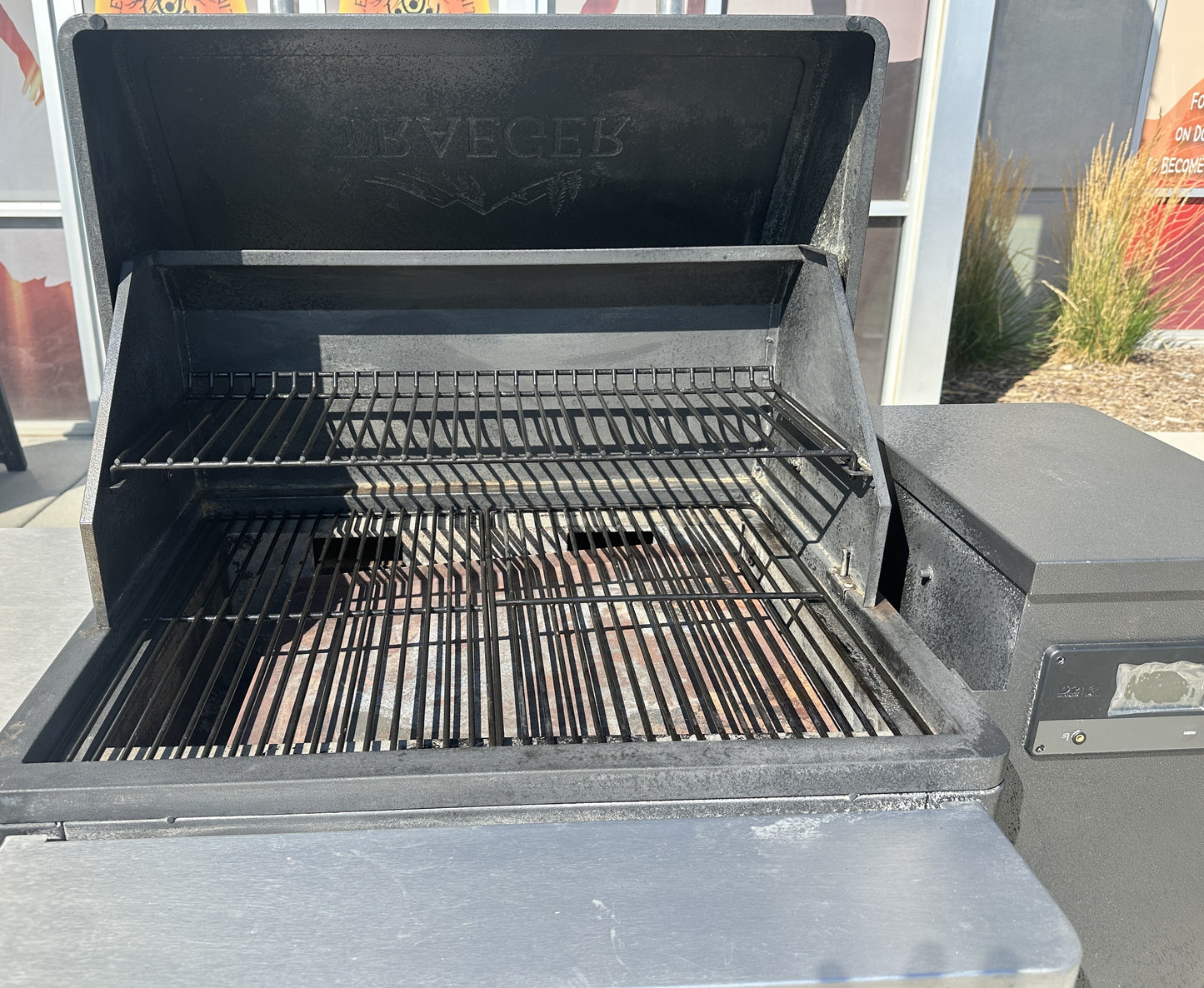 Traeger Silverton 620 Pellet Grill