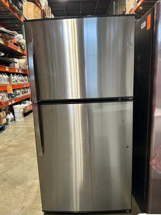 GE 21.1 cu. ft. Top Freezer Refrigerator in Stainless Steel, GIE21GSHHSS MSRP $1484