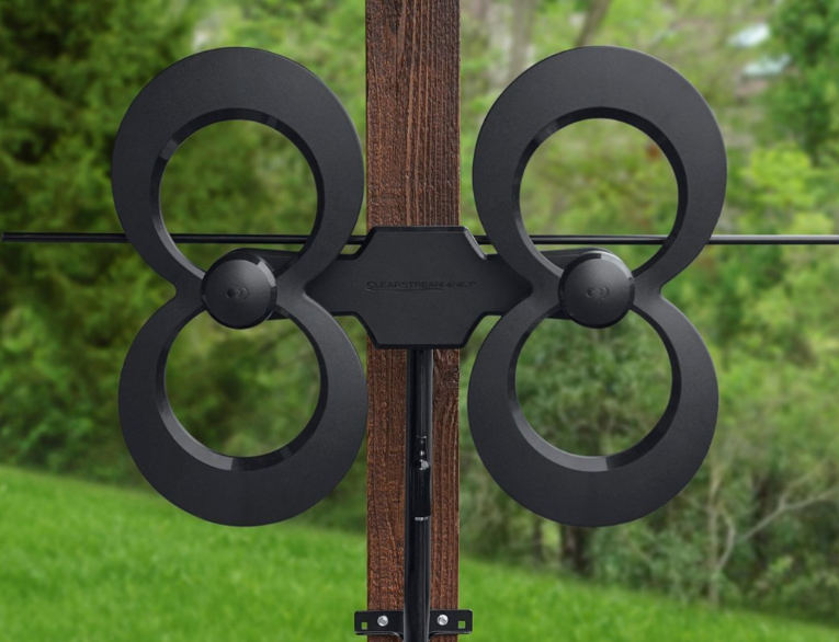 Antennas Direct - ClearStream 4MAX Indoor/Outdoor UHF/VHF HDTV Antenna - Black