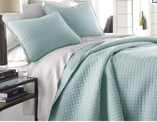 SOUTHSHORE FINE LINENS Vilano Oversized Blue Microfiber King Quilt and Sham Set