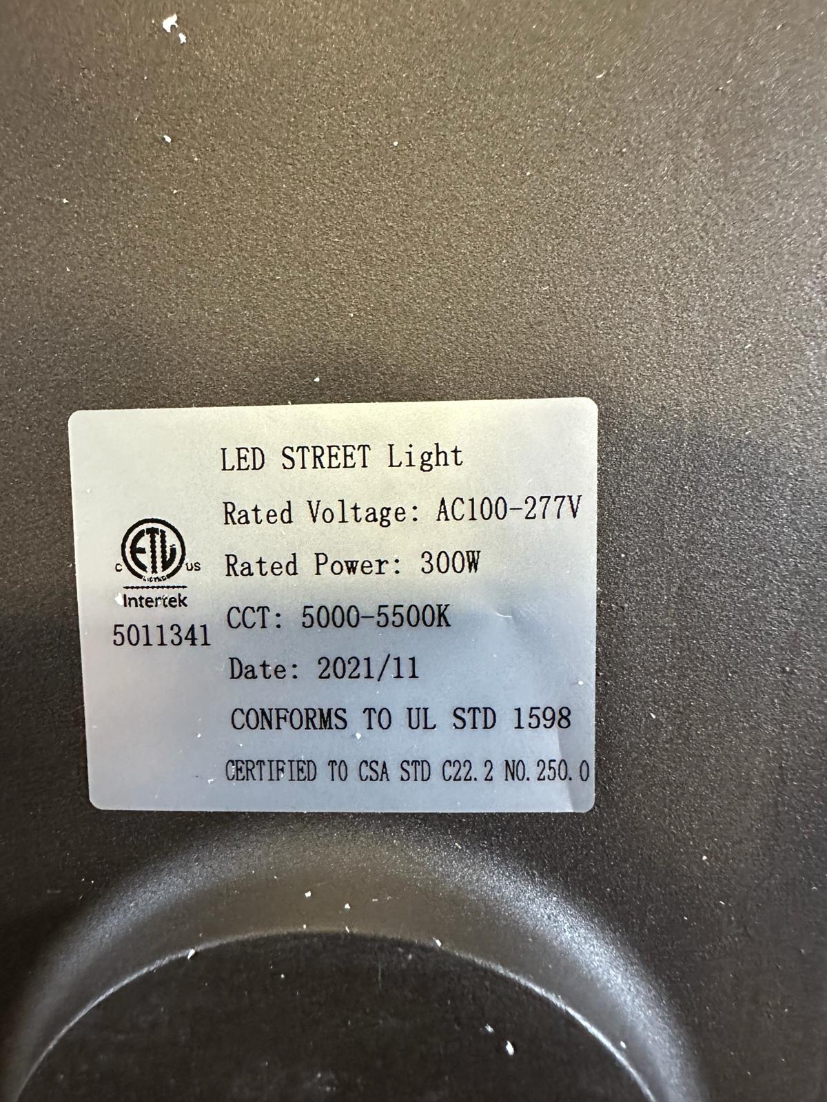 NEW Open BOX ! Intertek 5011341 LED Street Light Model:YM-STH-300W