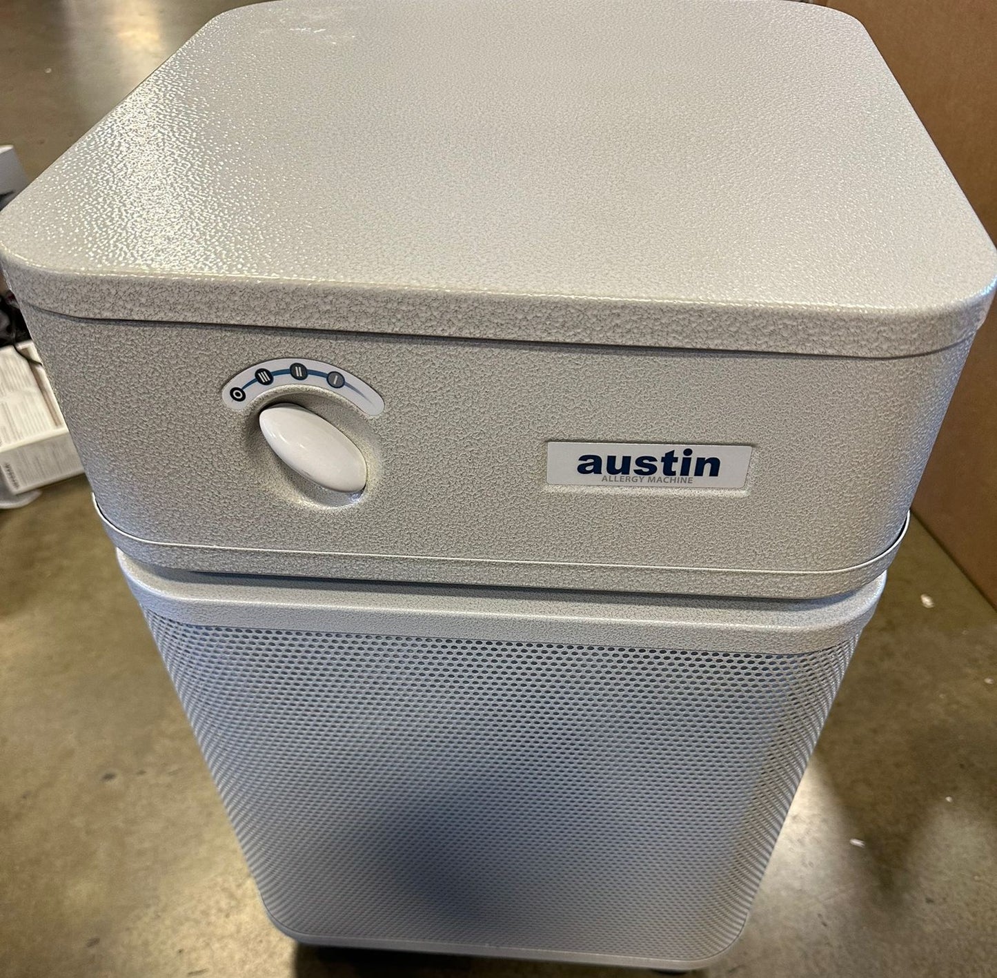 Austin Air Allergy Machine HEPA Air Purifier Model HM405