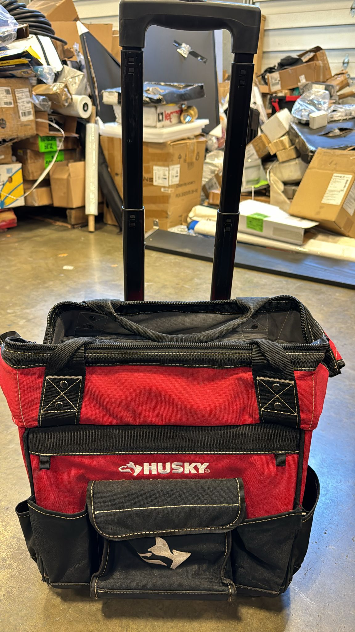 Husky GP-43196N13 18" 600-Denier Red Water Resistant Contractor's Rolling Tool Tote Bag with Telescoping Handle (USED)