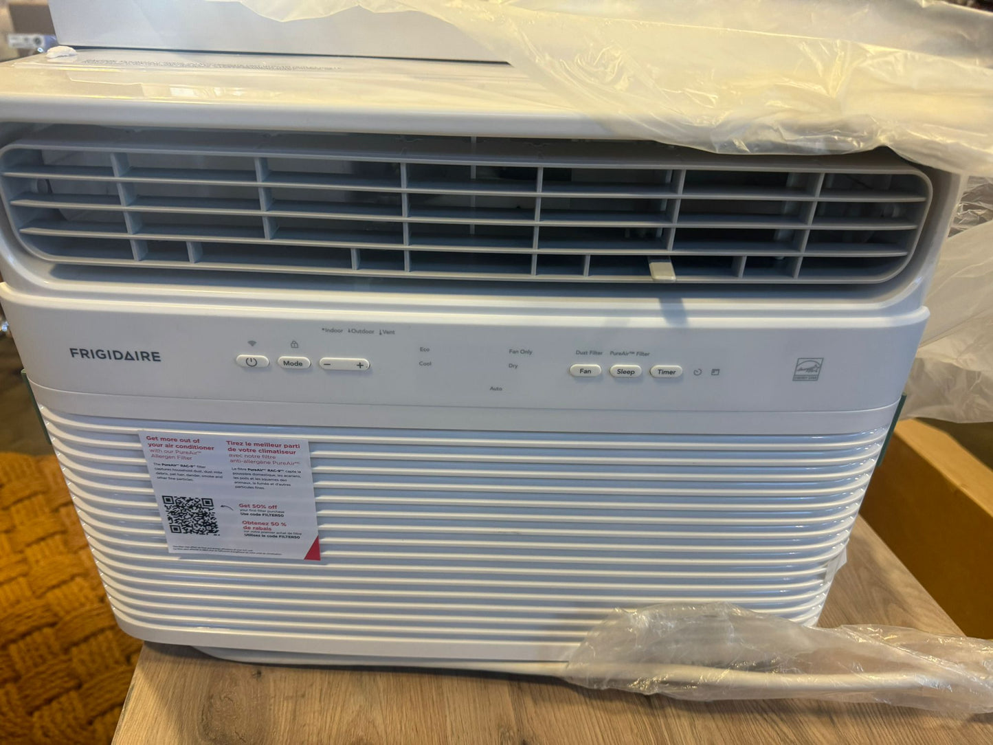 Frigidaire FHTC103WA2 Wall Air Conditioner with 10000 Cooling BTU, 450 sq. ft. 230/208 Volts, Remote, White (has dents)