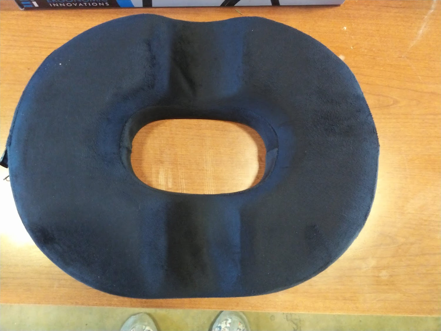 Orthopedic Donut Seat Pillows Tailbone Hemorrhoid Pain Relief Cushions Black