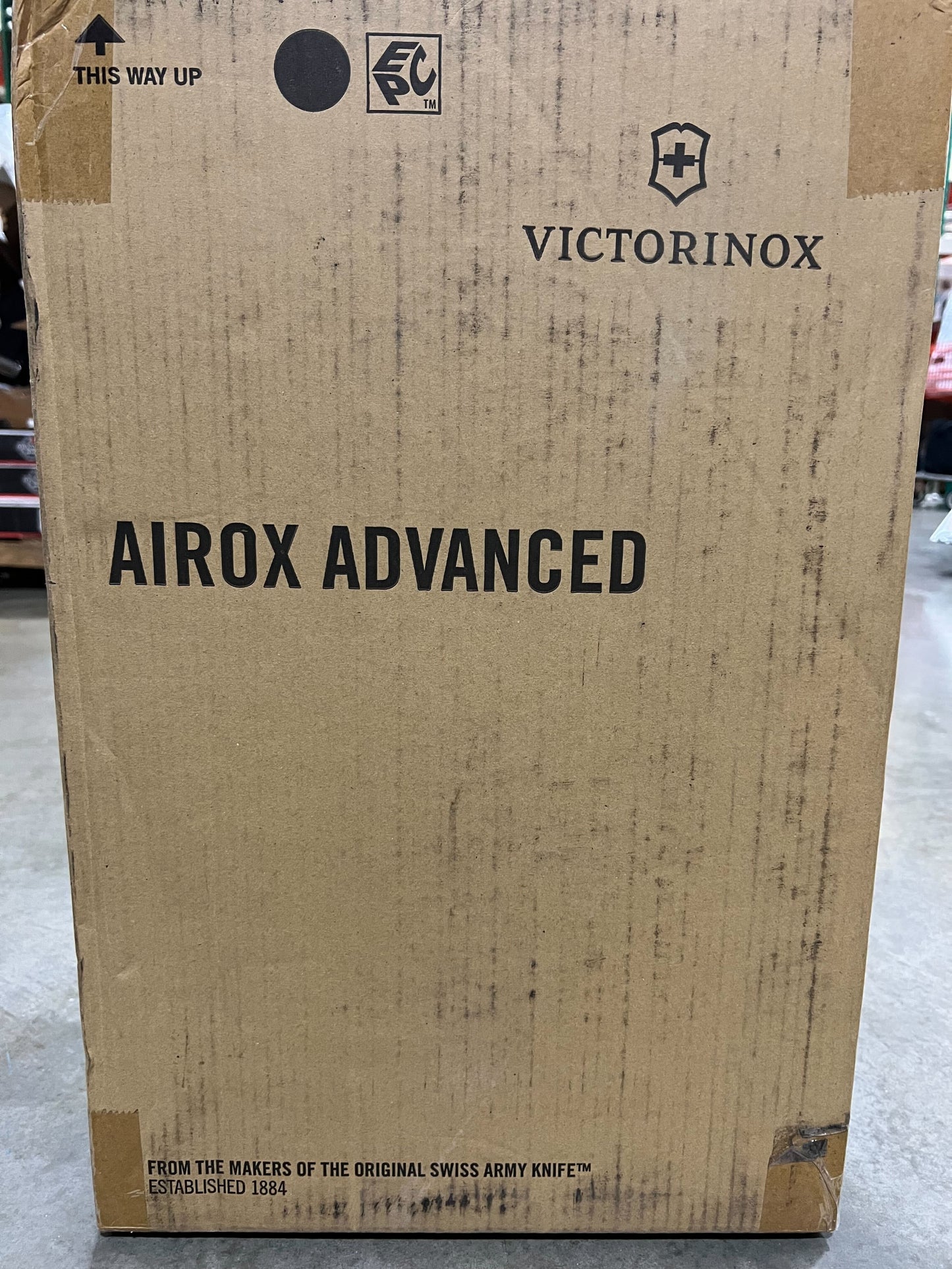 Victorinox Airox Frequent Flyer Hardside Carry-On - Sleek 4-Wheeled Luggage - Suitcase Includes Combination Lock, Spinner Wheels & More - 34 Liters, Silver